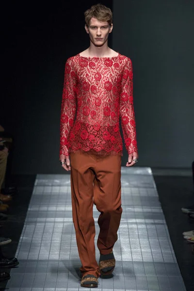 Look 13
